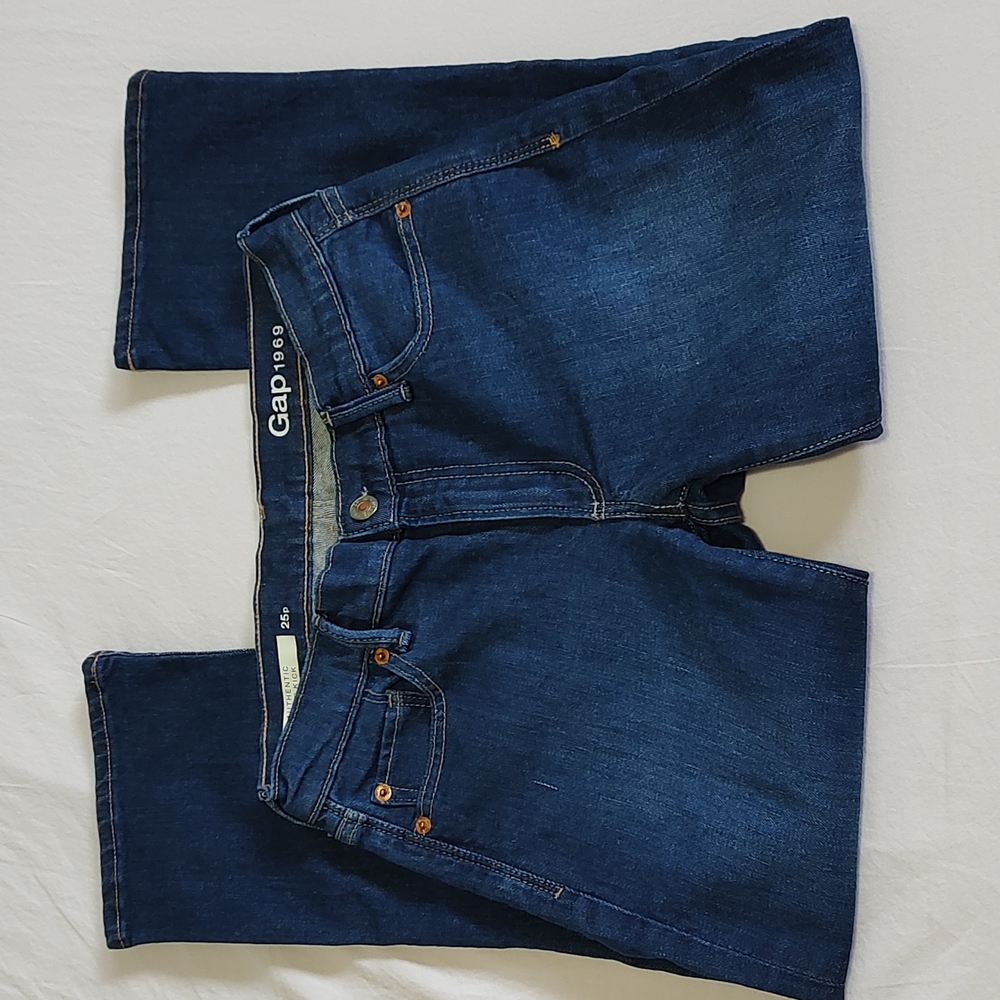 Gap authentic crop kick petite jeans